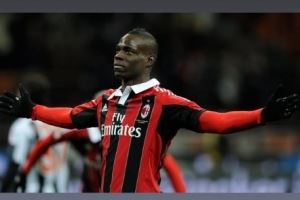 莱奥祝贺巴洛特利35岁生日：祝贺你，偶像❤️🤝🏽