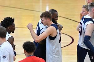 03年詹姆斯后 弗拉格将成为首位新秀赛季即参加圣诞大战的状元秀