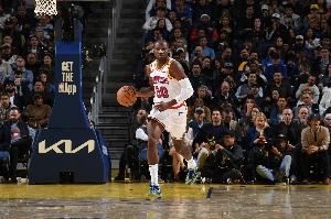 队记：库明加和勇士重启了对话但仍没进展 越来越可能签资质报价