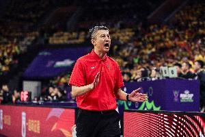 郭士强：男篮现在处于低谷 这支球队所有人证明自己的决心很强烈