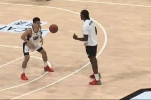 篮筐都快砸歪了🤣球迷晒小卡成都行比赛打铁集锦