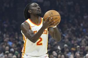 Scotto：老鹰将双向合同后卫基顿-华莱士转为标准合同