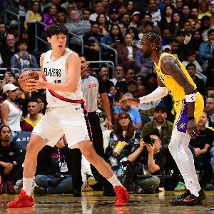 媒体人：杨瀚森移动能力是短板 应尽快针对性加强三分投射训练量